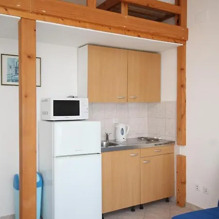 Apartamento With Parking Space Duce, Omis - 7532 *