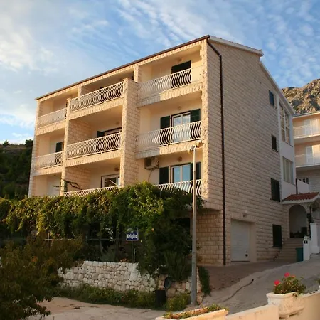 Apartment Apartments With A Parking Space Duce, Omis - 7532 Duce