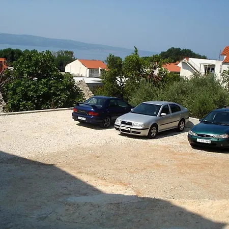 With A Parking Space Duce, Omis - 7532 *