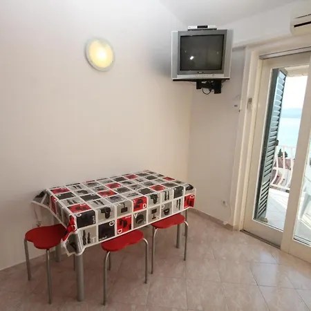 Apartment Apartments With A Parking Space Duce, Omis - 7532