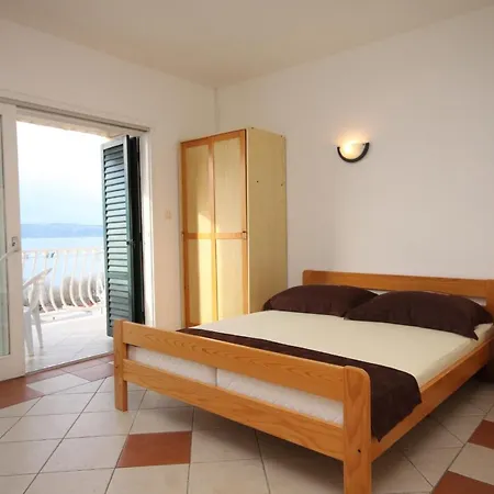 With Parking Space - Omis - 7532 Duće