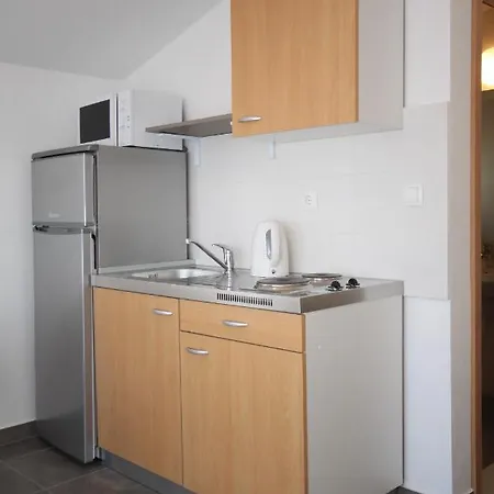 Apartment Apartments With A Parking Space Duce, Omis - 7532 Duce