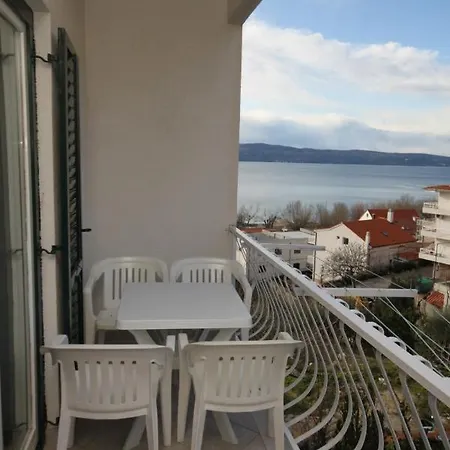 With A Parking Space Duce, Omis - 7532 Appartement